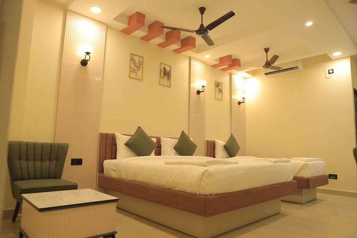 Room 36 of 114