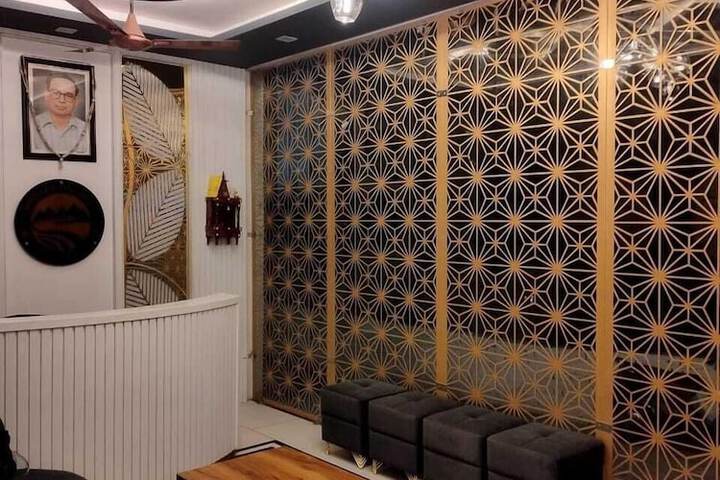 Room 11 of 17