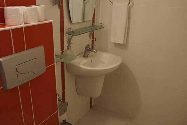 Room 40 of 66