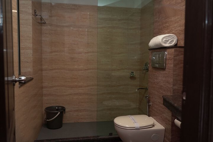 Room 52 of 57