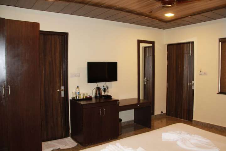 Room 17 of 53