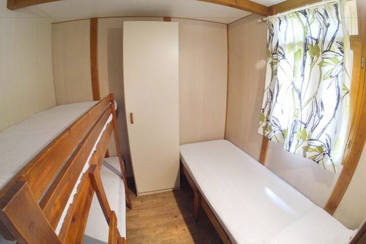 Room 2 of 41