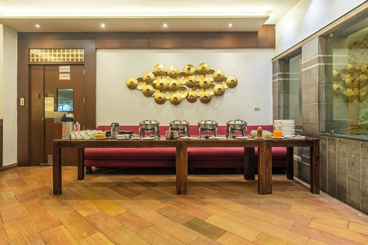 Ballroom/Hall 41 of 48