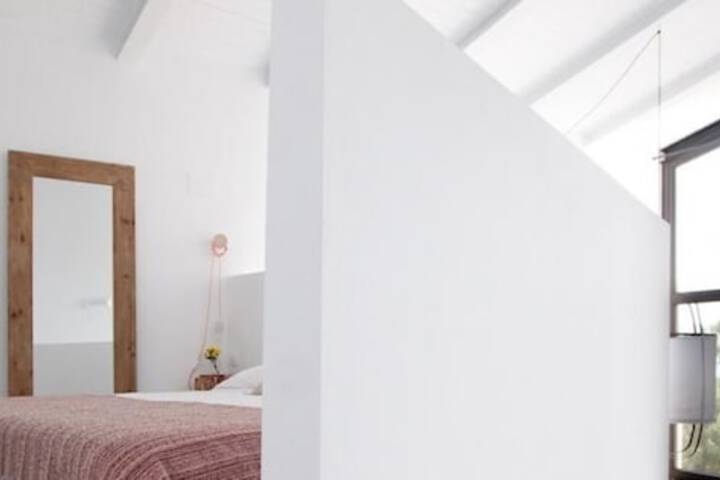 Room 2 of 19
