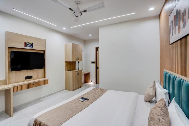 Room 17 of 25