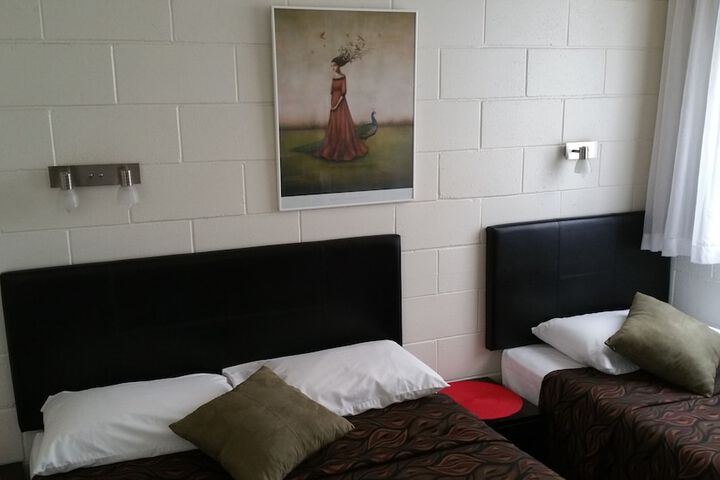 Room 10 of 23