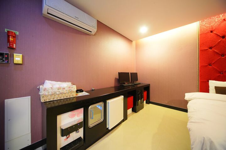 In-Room Kitchenette