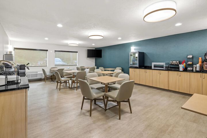 Breakfast/Coffee Service 55 of 59