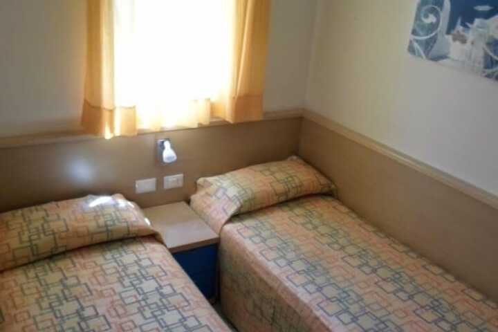 Room 4 of 17