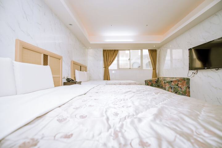 Room 27 of 53