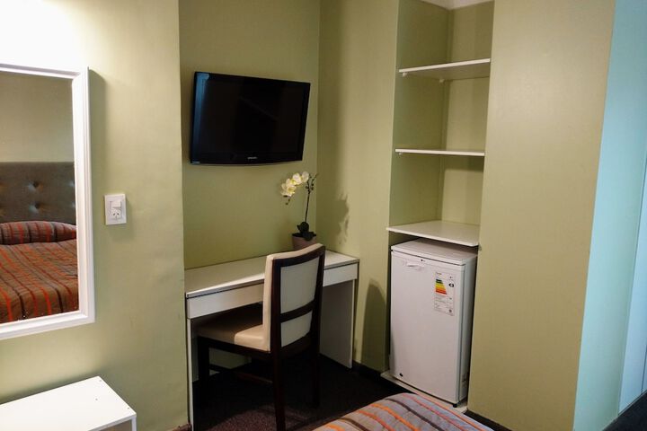 Room 4 of 31