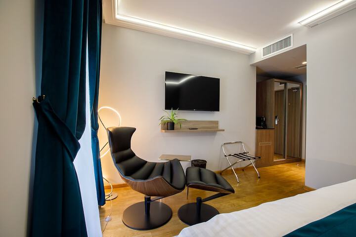 Room 14 of 108