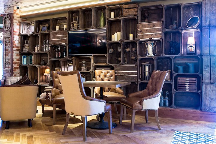 Lounge 62 of 75