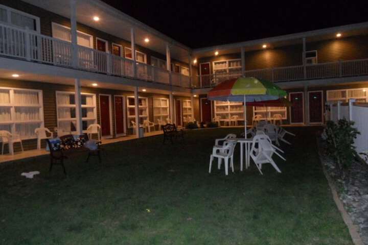 Hotel Exterior 53 of 83
