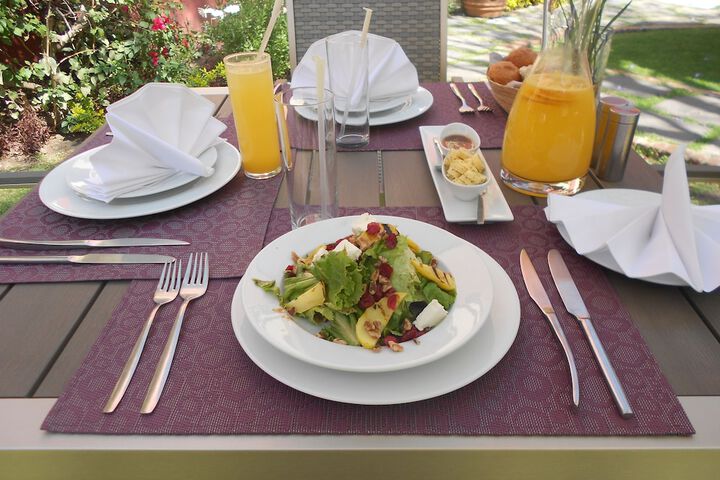 Dining 85 of 123