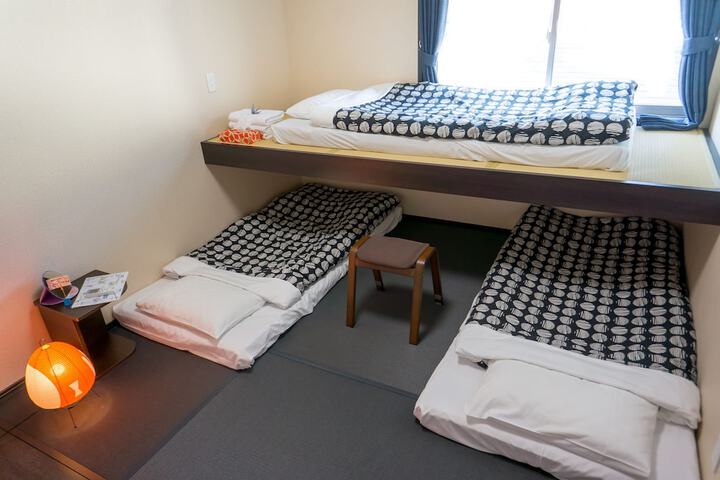 Room 13 of 81