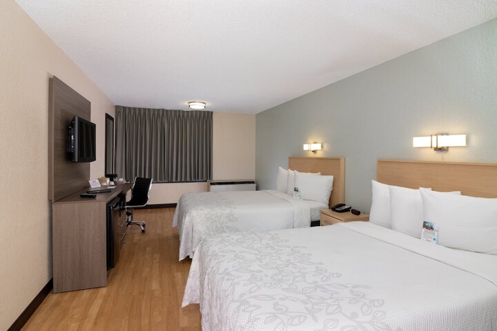 Deluxe 2 Double Beds (3 of 5)