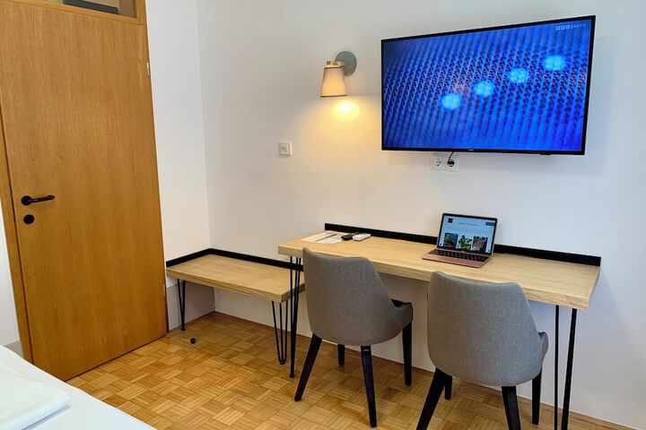 Room 11 of 51