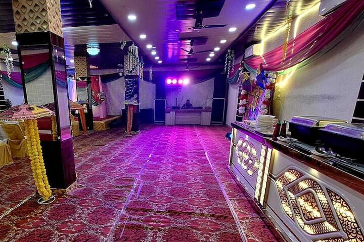Ballroom/Hall 25 of 31