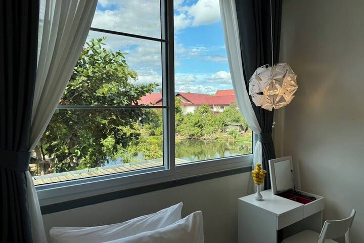 Room 54 of 272