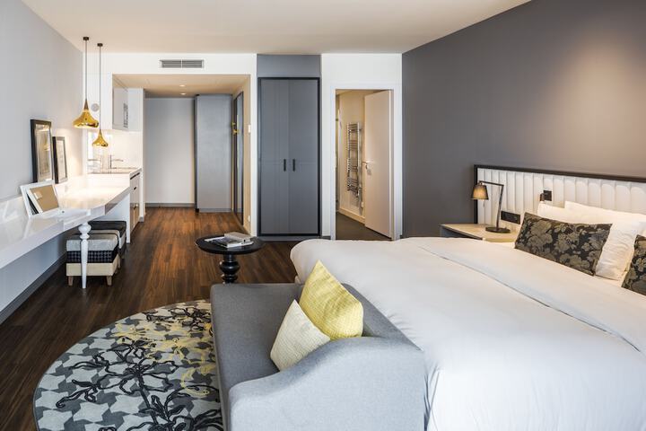 Room 15 of 46