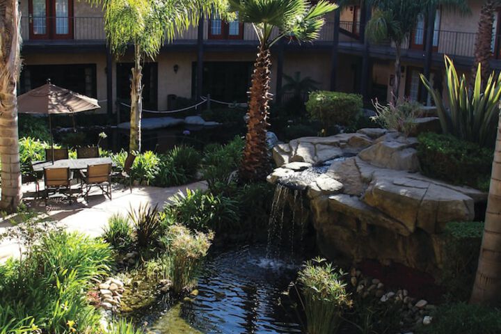 Hotel Exterior 40 of 41