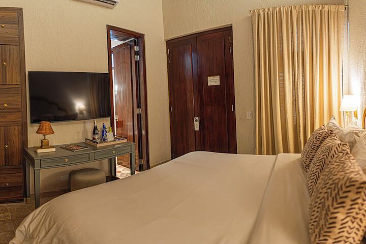 Room 27 of 65