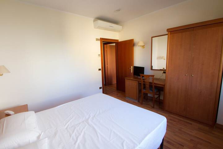 Room 9 of 45