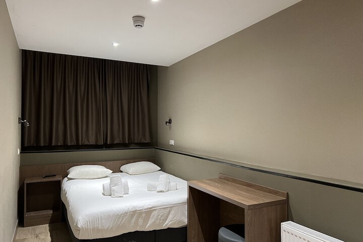 Room 21 of 34