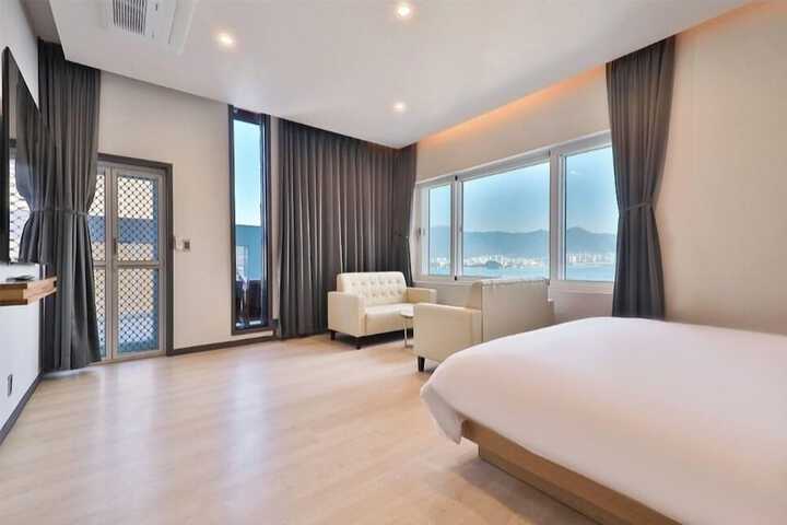 Room 51 of 72