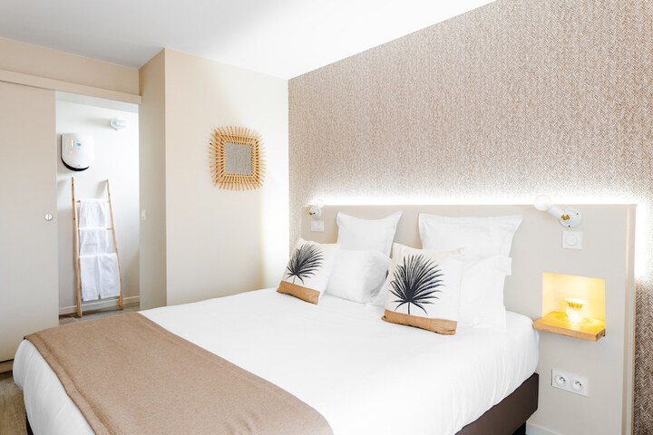 Room 9 of 208