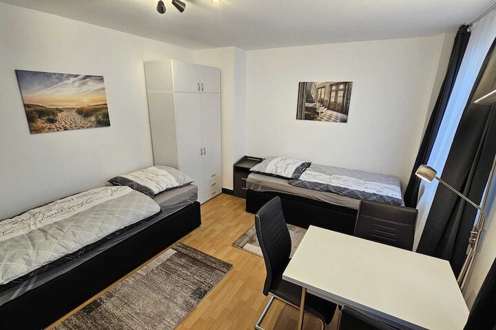 Room 8 of 95