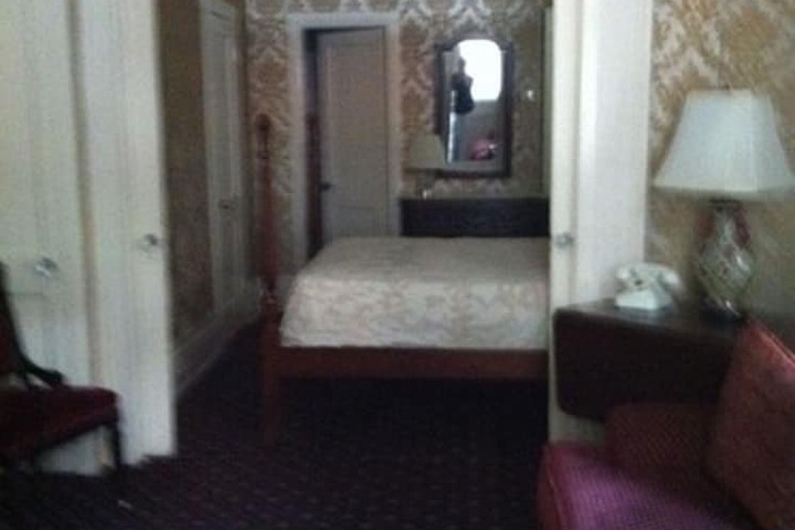 Room 21 of 49