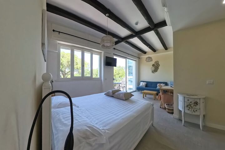 Room 20 of 65