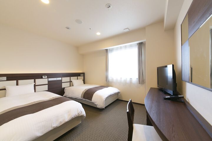 Room 10 of 84