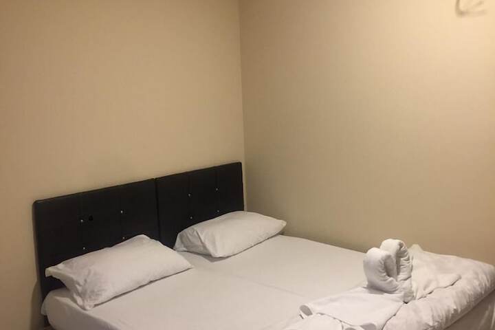 Room 4 of 15