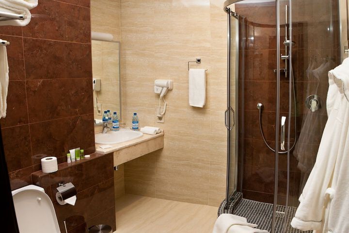 Room 20 of 34