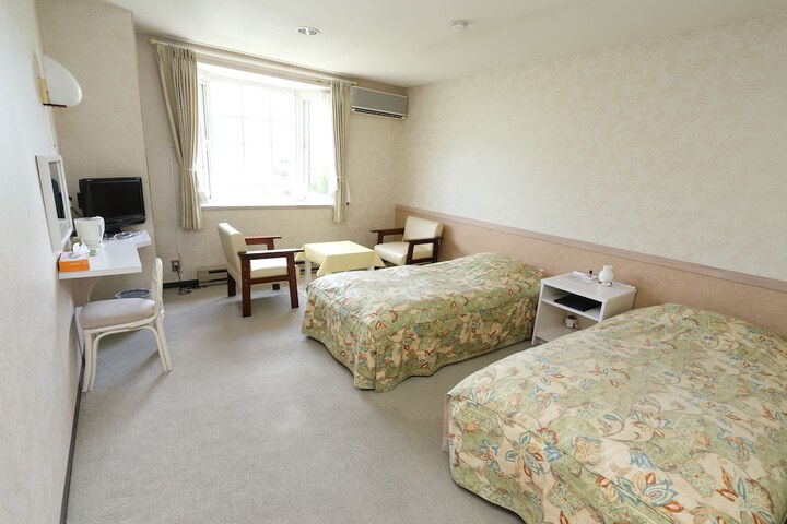 Room 8 of 21