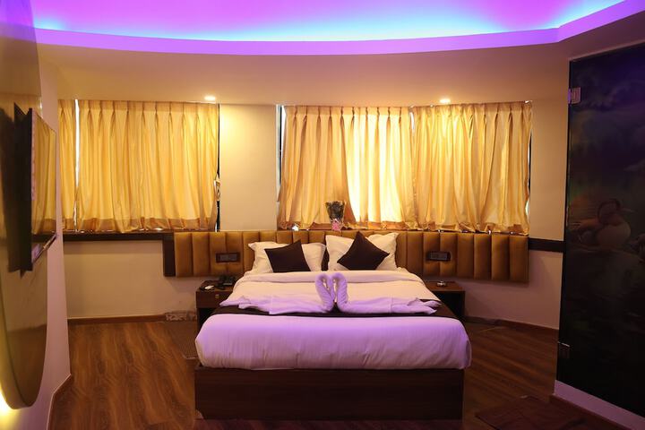 Room 9 of 17