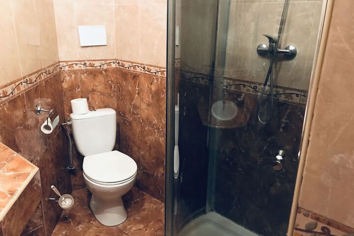Room 6 of 7