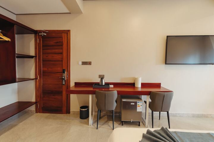 Room 19 of 35