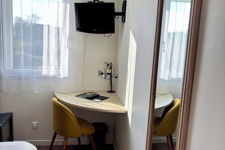 Room 37 of 64