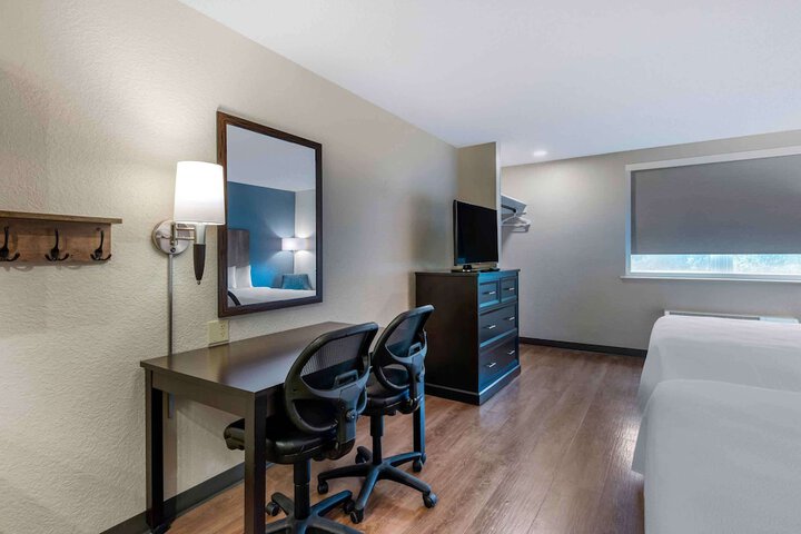 Superior 2 Double Beds (1 of 7)
