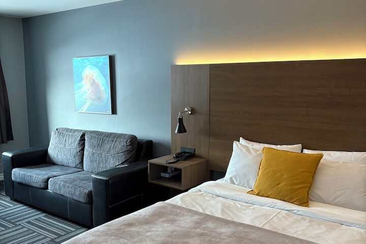 Room 6 of 22