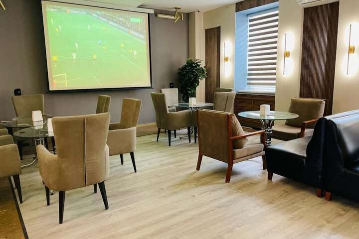 Lounge 99 of 106
