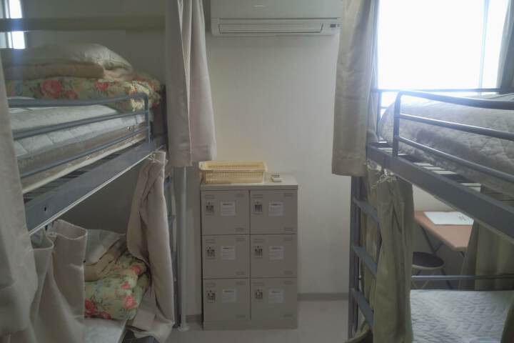 Room 9 of 39