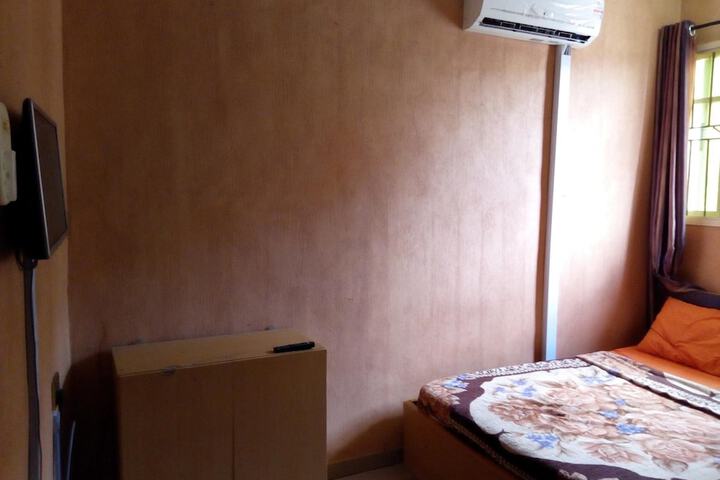 Room 17 of 38