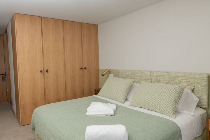 Room 13 of 34