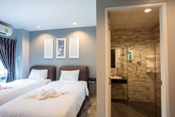 Room 4 of 39