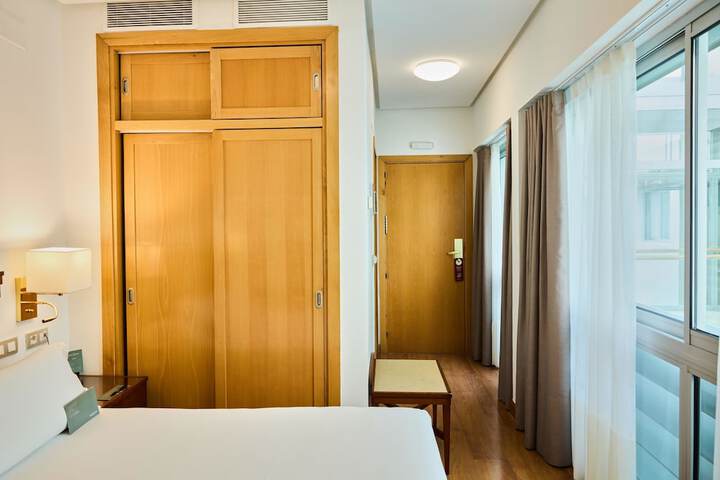 Room 45 of 109